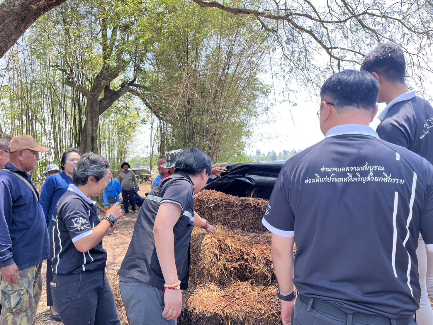 title - วันอังคารที่ 31 มีนาคม 2569 นายวิทูล ประดิษฐบุญ ปฏิรูปที่ดินจัังหวัดปราจีนบุรี พร้อมด้วย เจ้าหน้าที่ ส.ป.ก.ปราจีนบุรี เข้าร่วม กิจกรรมเปิดโครงการ Kick off การใช้ประโยชน์ จากฟางข้าวตาม 